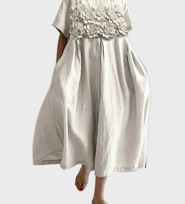 Beigefarbenes Leinenkleid mit Rüschen