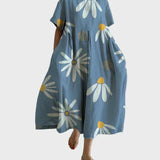 Hellblaues Kleid mit Margeriten