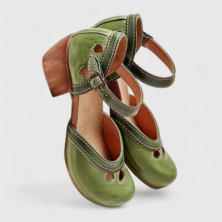 Klothilde - Sandalen mit Nieten in Blau