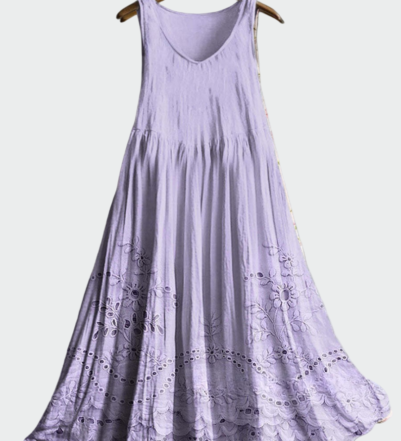 Weisses Kleid mit Lochstickerei