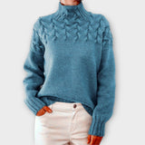 Eva - Schwarzer Damenpullover mit Zopfstrick-Detail
