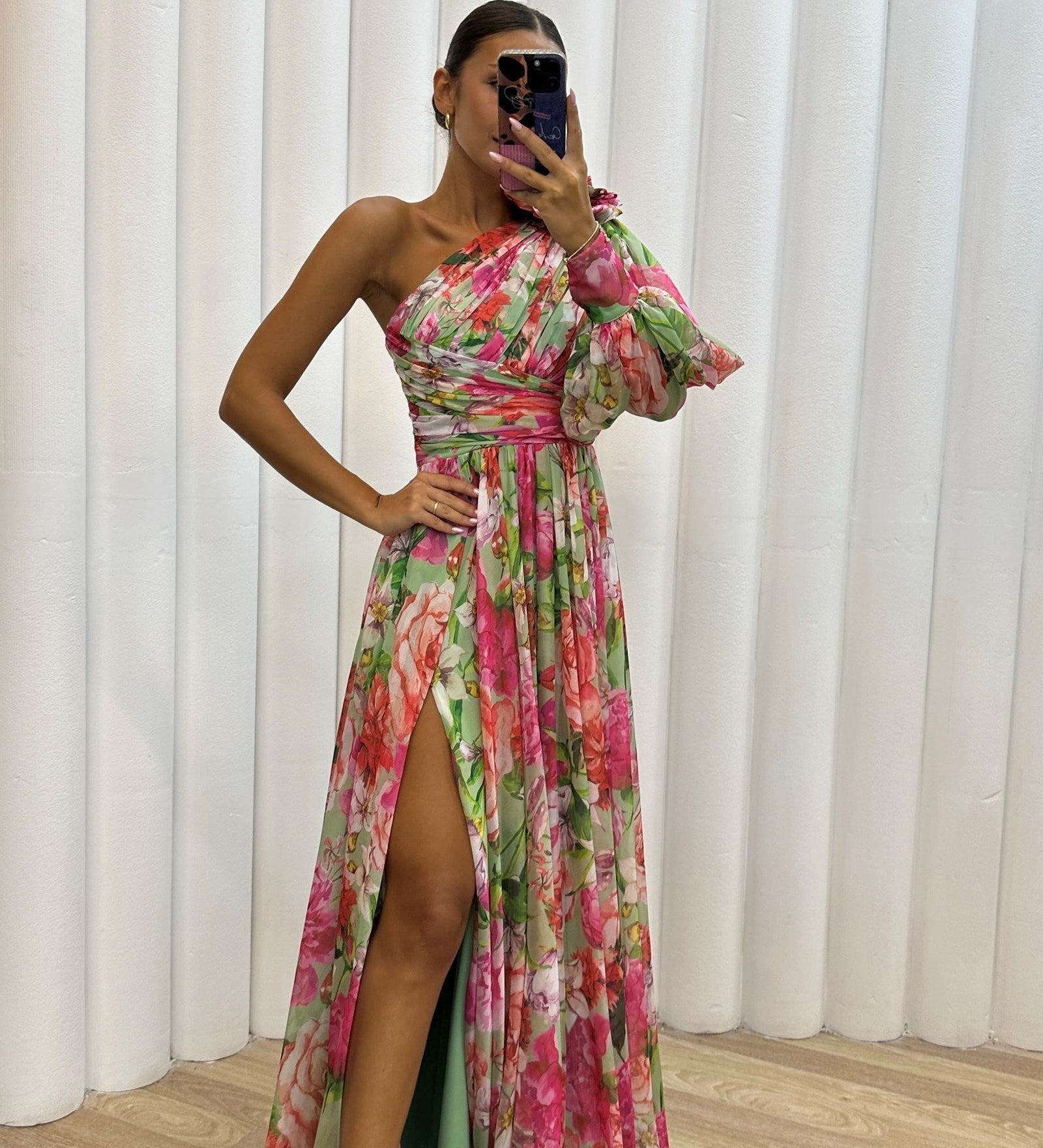 Whitney - Lila One-Shoulder-Maxikleid mit Blüten