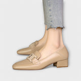 Mechtraud - Creme Loafer mit Spange