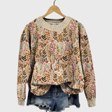 Fani | Beiger weicher Pullover mit Blütenmuster