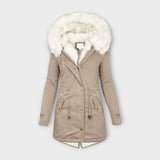 Ivara - Olivgrüne Winterjacke mit Fellkapuze