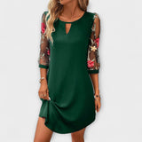Adelajda - Bordeauxrotes Kleid mit Blütenärmeln