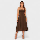Hope - Cremefarbenes Kleid mit Rüschen und Schlitz