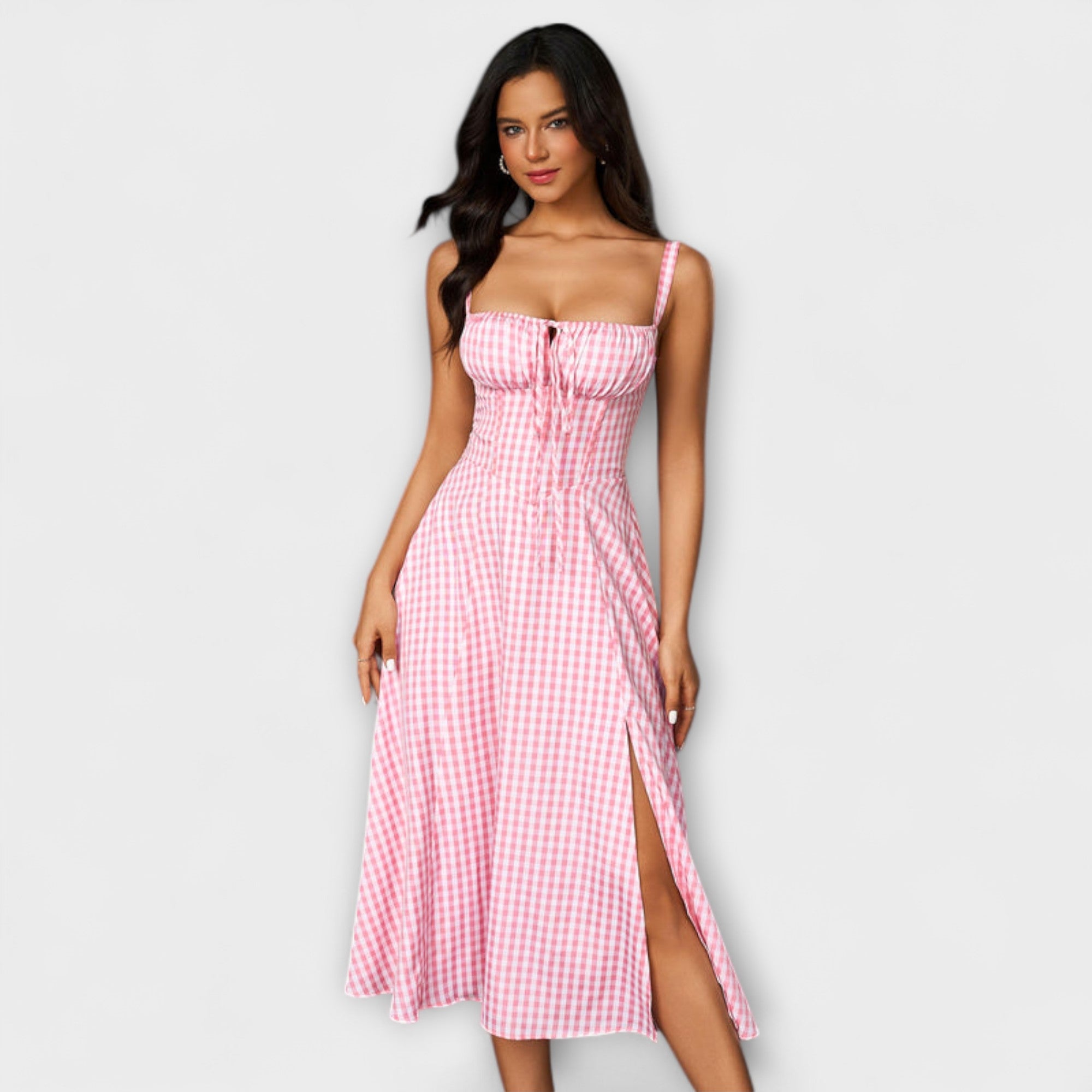 Hope - Cremefarbenes Kleid mit Rüschen und Schlitz
