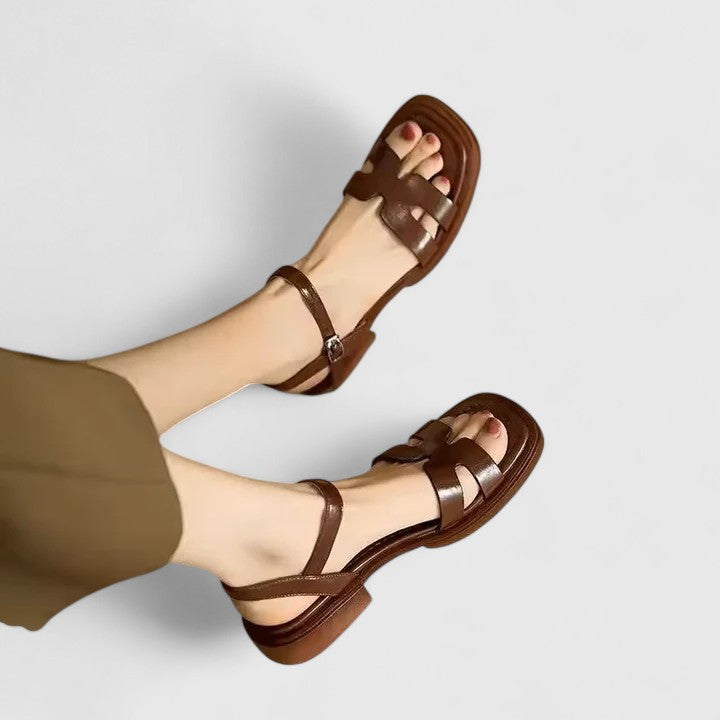 Edeltraud - Elegante Flache Sandalen