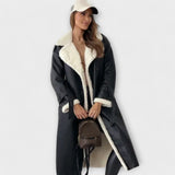 Maria - Schwarze lange klassische Jacke mit Fellfutter
