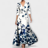 Alma - Weiss-blaues Kleid mit Blütenmuster