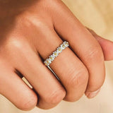 Verstellbarer Ring mit handgemaltem Gänseblümchen
