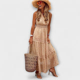 Lola - Hellblaues Maxikleid mit Boho-Spitze