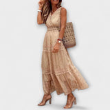 Lola - Hellblaues Maxikleid mit Boho-Spitze