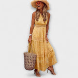 Lola - Hellblaues Maxikleid mit Boho-Spitze